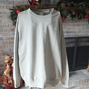 Nike Men's Light Gray Crewneck Sweater